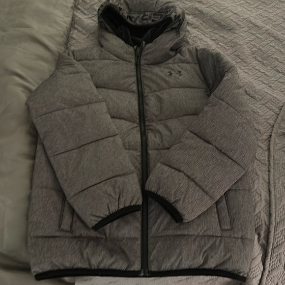 Boys Under Armour puffer coat in like new condition. - Picture 1 of 7